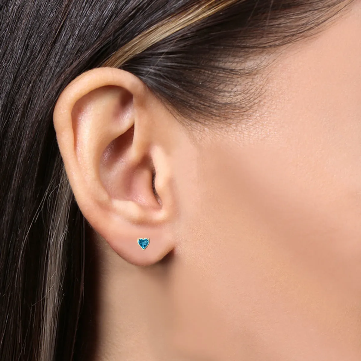 14K Yellow Gold 5Mm Heart Blue Topaz Earrings