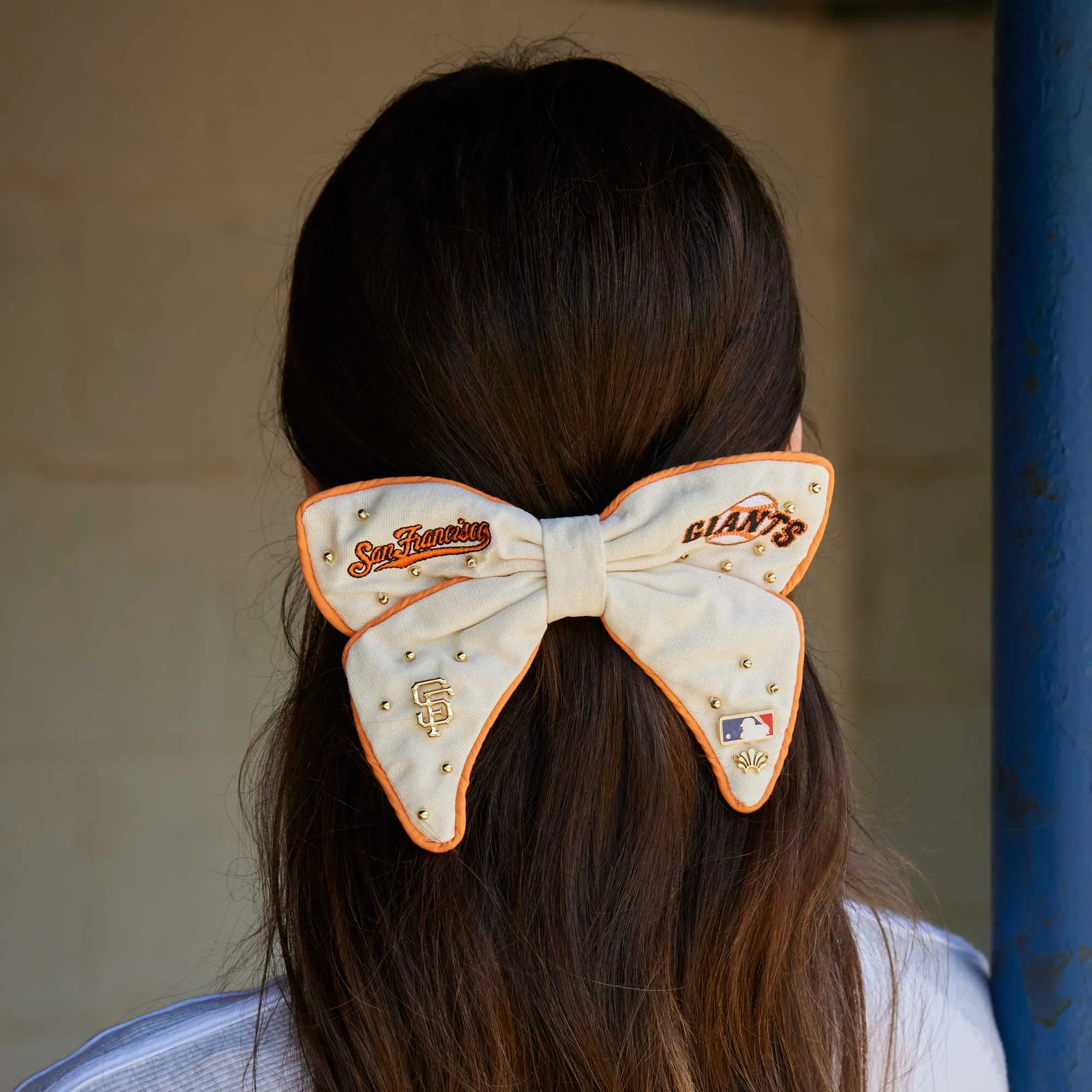SAN FRANCISCO GIANTS LELE SADOUGHI / MLB IVORY BOW BARRETTE